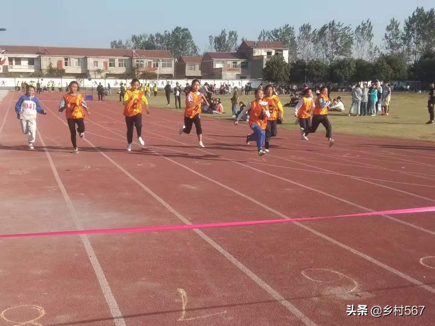 点击放大图片 来看看!利辛阚疃学区秋季田径运动会…