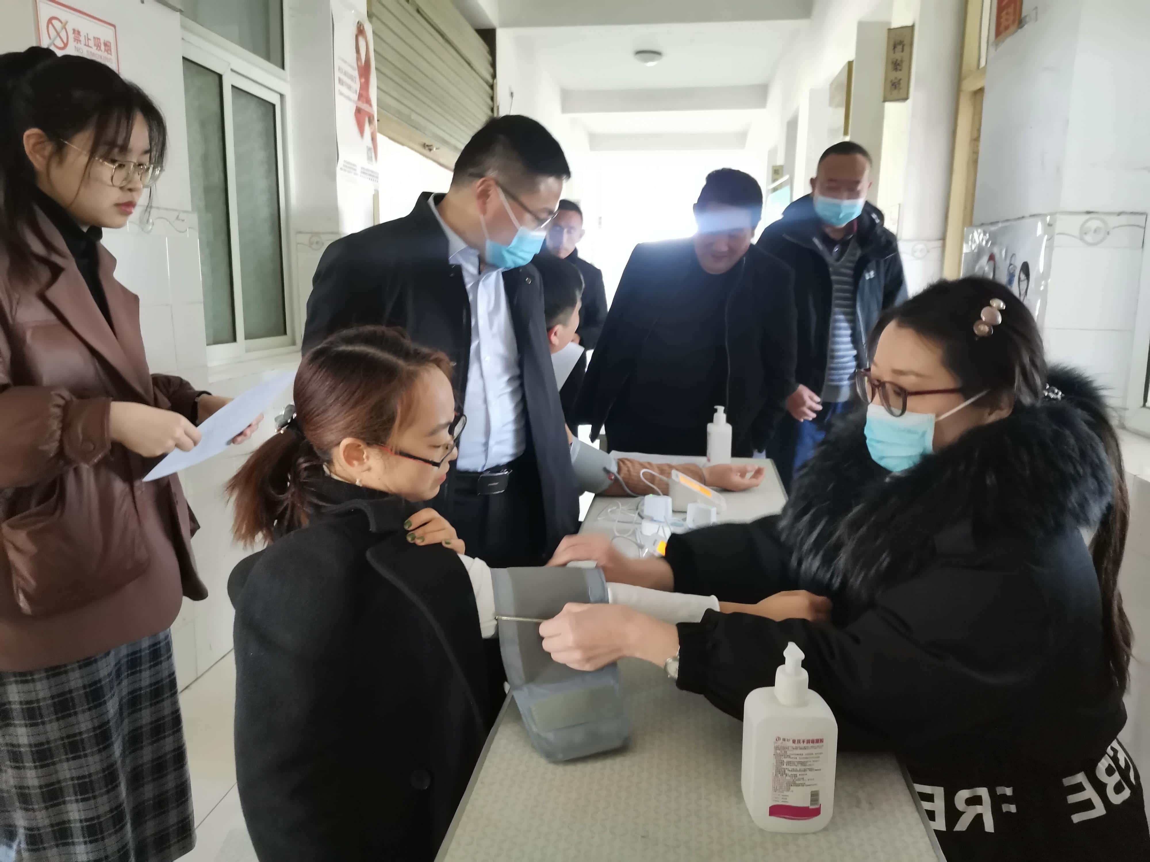 点击放大图片 启动新冠疫苗全民免费接种工作