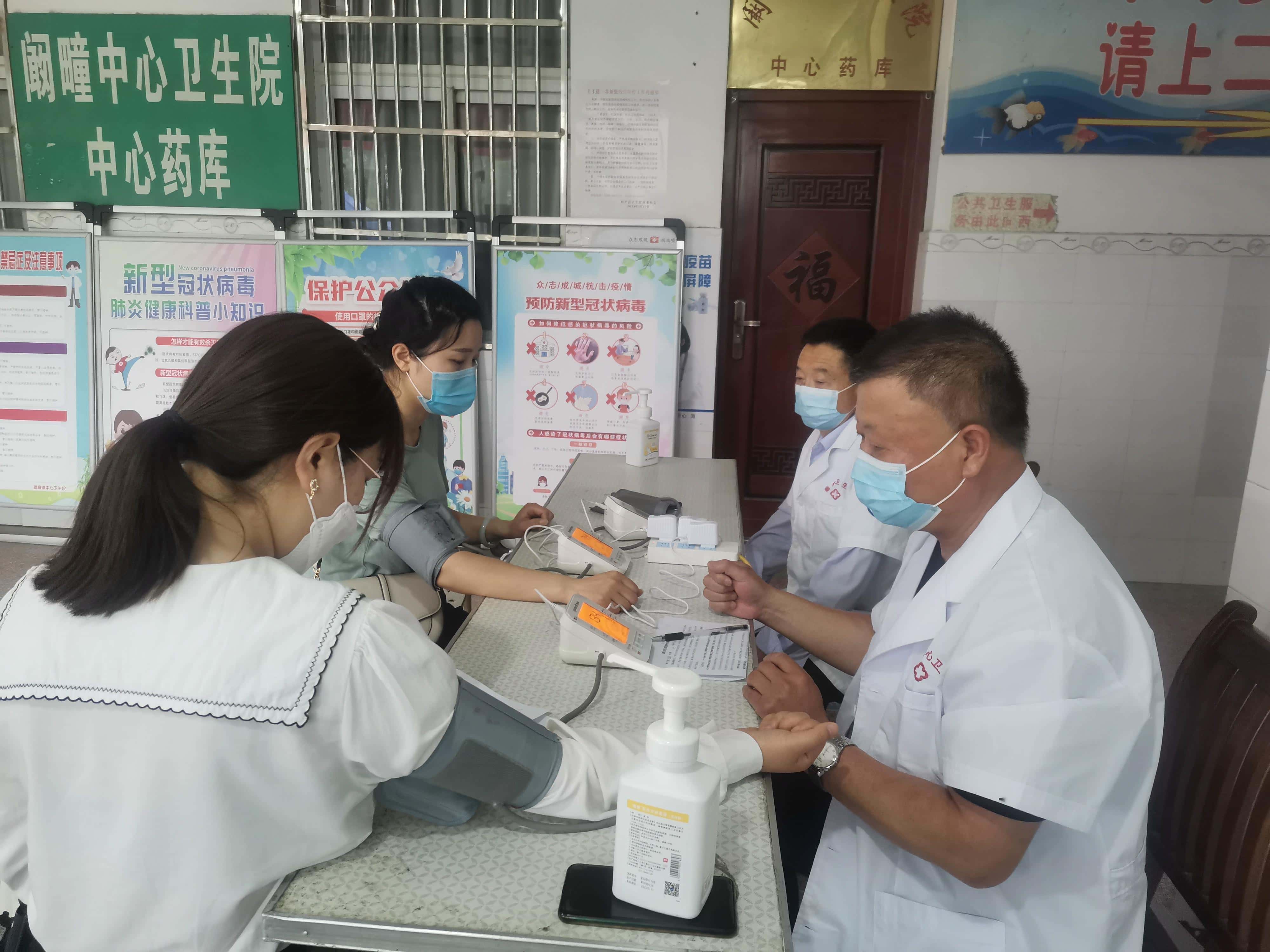 点击放大图片 你接种疫苗,我来送笑脸
