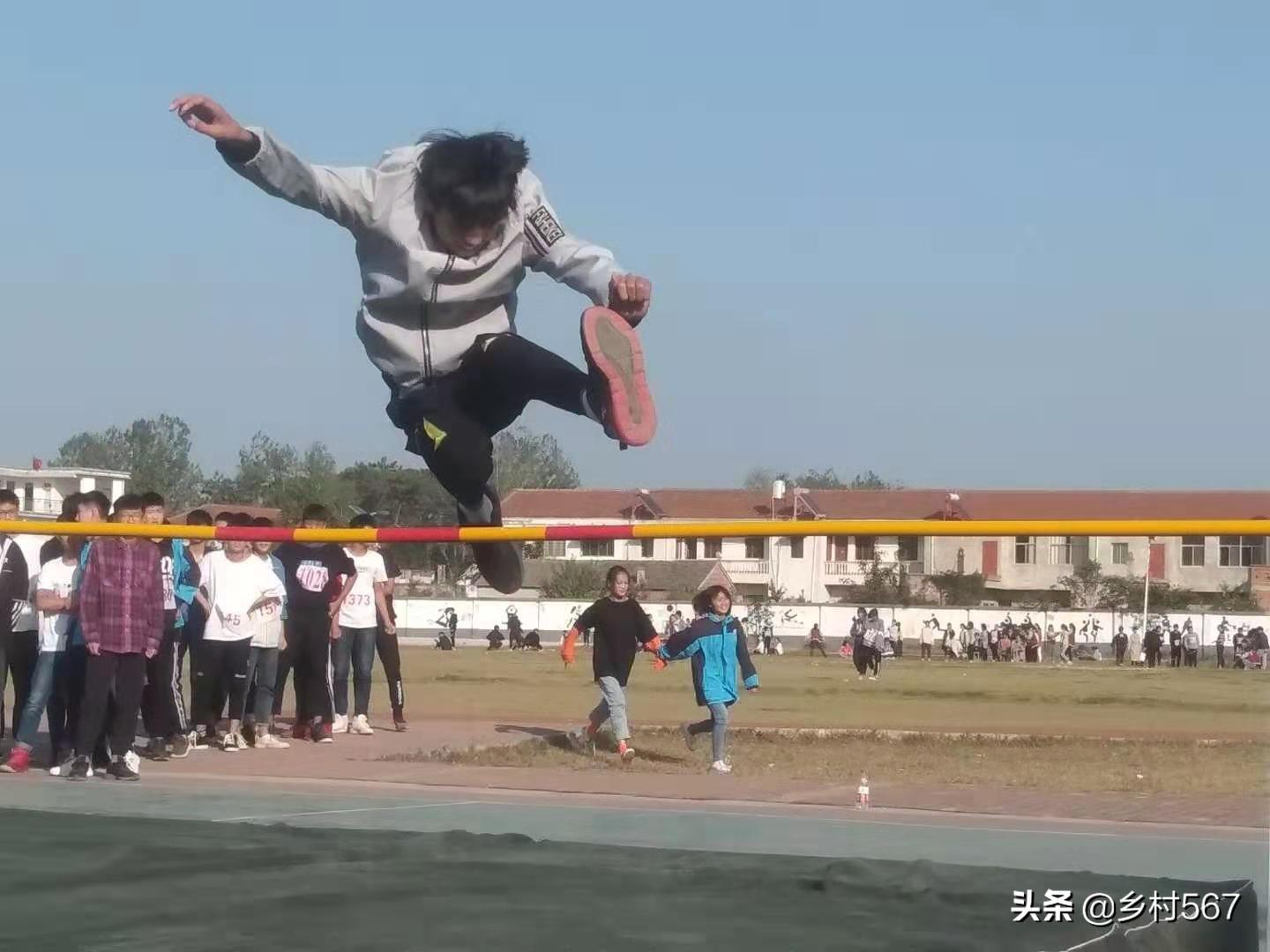 点击放大图片 来看看!利辛阚疃学区秋季田径运动会…